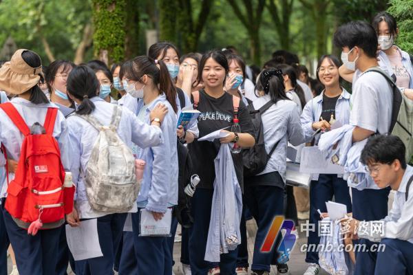 Der wichtige Moment der Testergebnisse für 44.900 Prüflinge bei der Aufnahmeprüfung für das Ningbo College im Jahr 2022