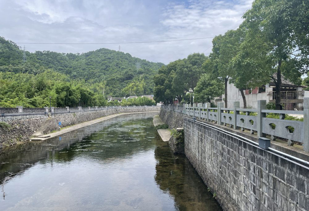 Im südlichen Teil von Ningbo regnet es heute mäßig bis stark