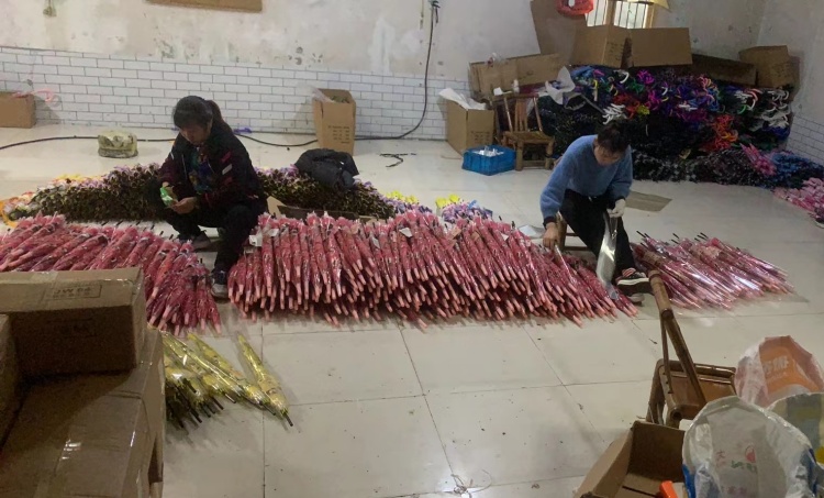 Verwenden der Logistik für den Versand von Dachbestellungen an Hongkong -Kunden