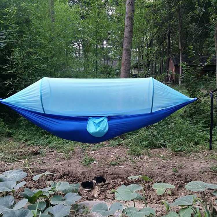 Camping-Hängematte mit Pop-Up-Moskitonetz